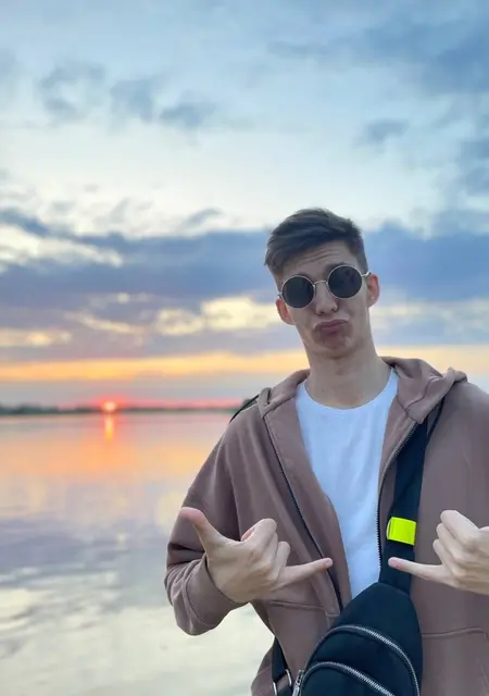 Artem з Кременчука, шукаю на сайті знайомства на одну ніч