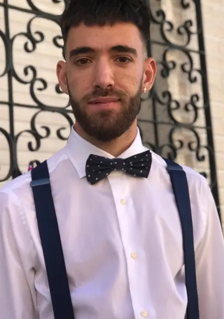 Soy Miguel, 26 años de Barcelona, busco conocer gente para relación sin ataduras