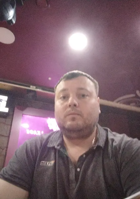 Дмитрий из Енакиева, ищу на сайте знакомства на одну ночь