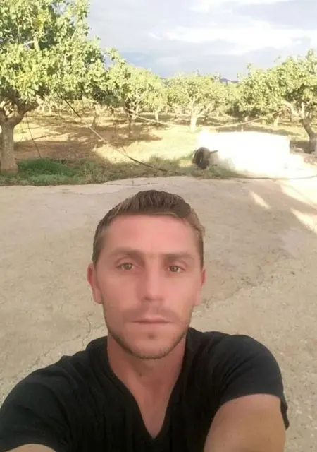 Vladimiros из Афин, мне 41, познакомлюсь