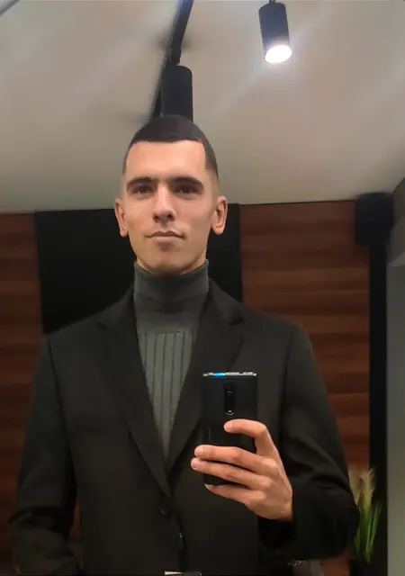 Я Андрій, 25, из Львова, ищу знакомство для совместных путешествий