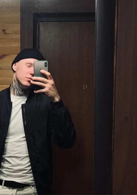 Я Даня, 27, из Житомира, ищу знакомства на одну ночь