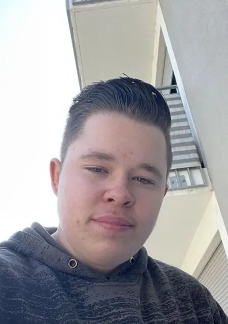 Я Marco, 19, знакомлюсь в Берлине