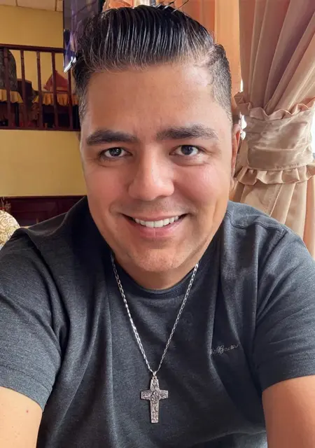 Я Miguel A, 46, из Тихуана, ищу знакомство для открытые отношения