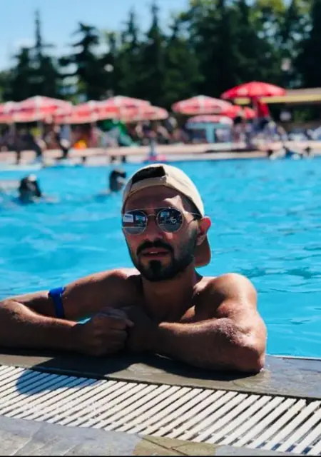 Я Emre, 24, из Самсуна, ищу знакомство для дружбы