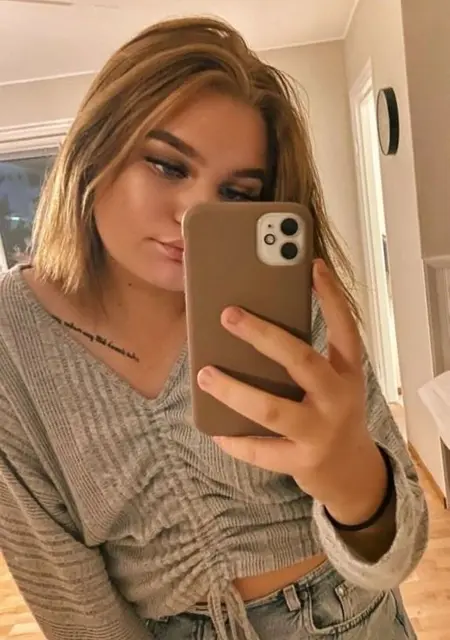 Я Saga, 18, знакомлюсь в Стокгольме