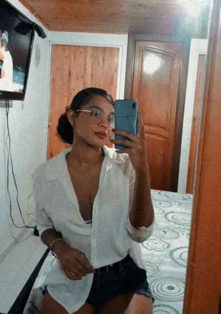 Gisset Caballero from London, 23 years old, ready to meet