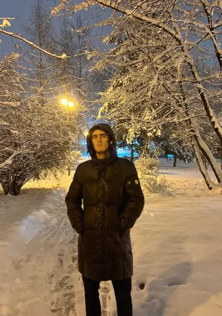 Я Женя, 25, знакомлюсь без обязательств в Дубае