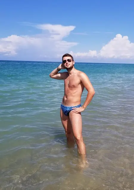 Я Роберт, 32 років, знайомлюсь без зобов'язань у Броварах