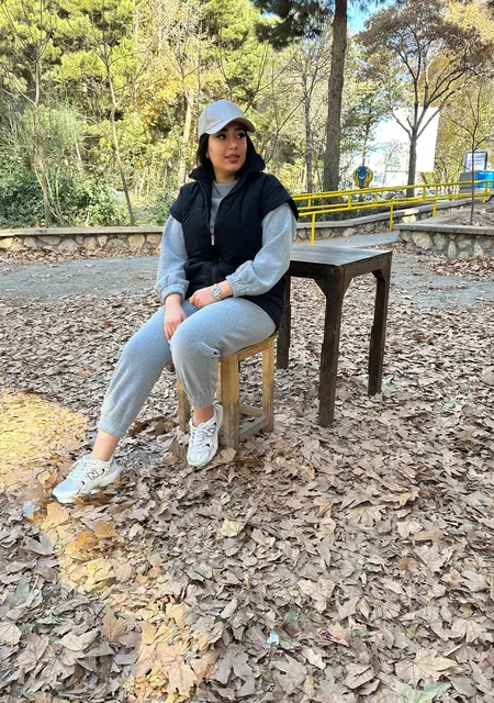 Maryam из Обервильи, мне 27, познакомлюсь для общения