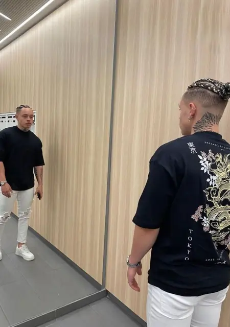 Amaury из Парижа, мне 24, познакомлюсь