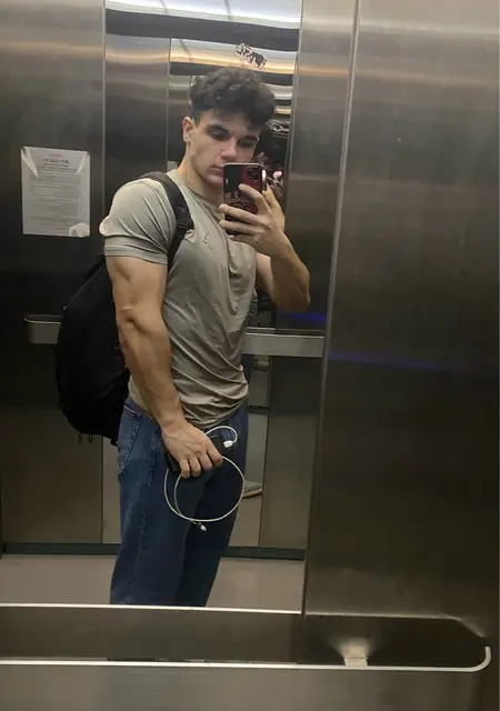 Я Никита, 19 років, знайомлюсь на одну ніч у Ірпінь