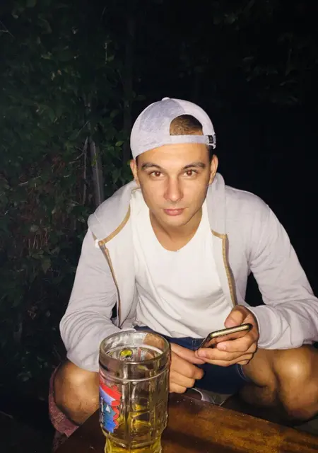 Олег из Новопскова, ищу на сайте приятное времяпровождение