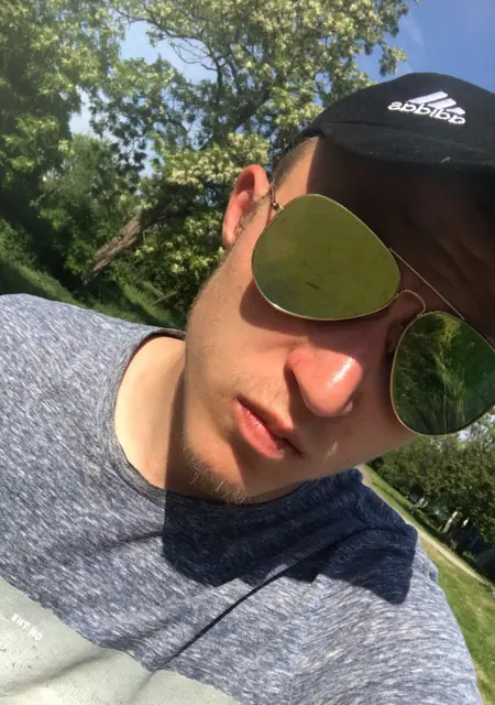 Я Максим, 21, знакомлюсь для постоянных отношений в Глобине