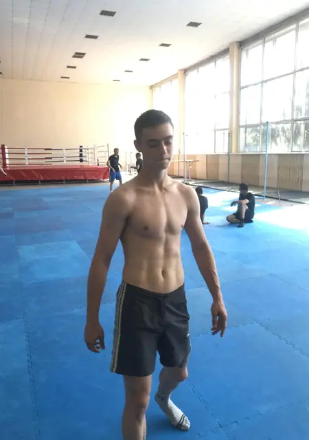 Я Сергей, 23, из Хмельницкого, ищу знакомства на одну ночь