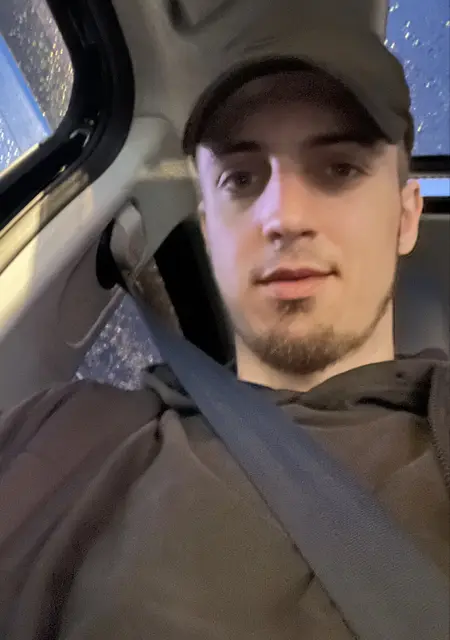 Я Павел, 27, из Берлина, ищу знакомства без обязательств