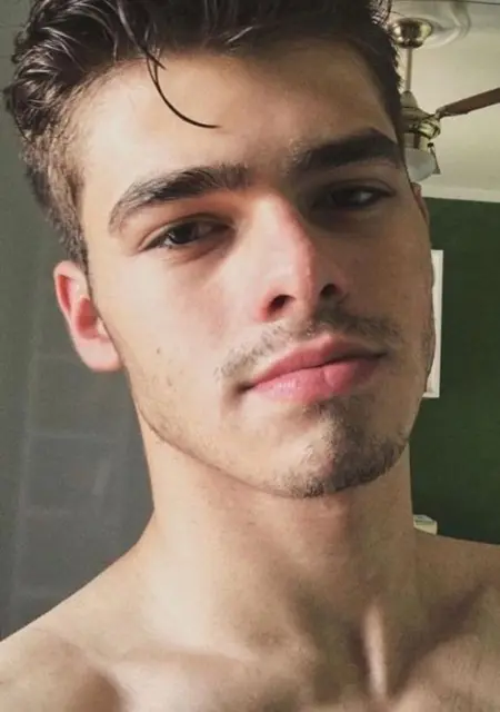 Mhmtt из Стамбула, мне 25, познакомлюсь