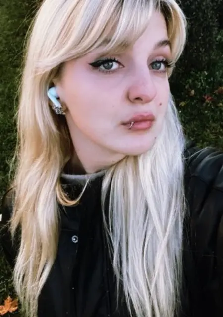 Я Лизок, 23, знакомлюсь для общения в Чернигове