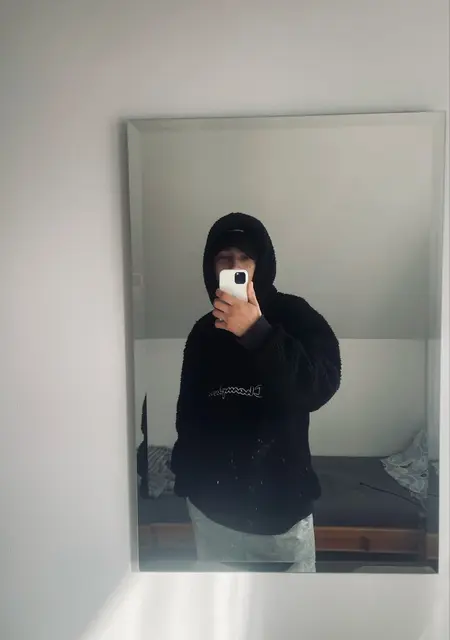 Я Kerry, 21, из Запорожья, ищу знакомства без обязательств