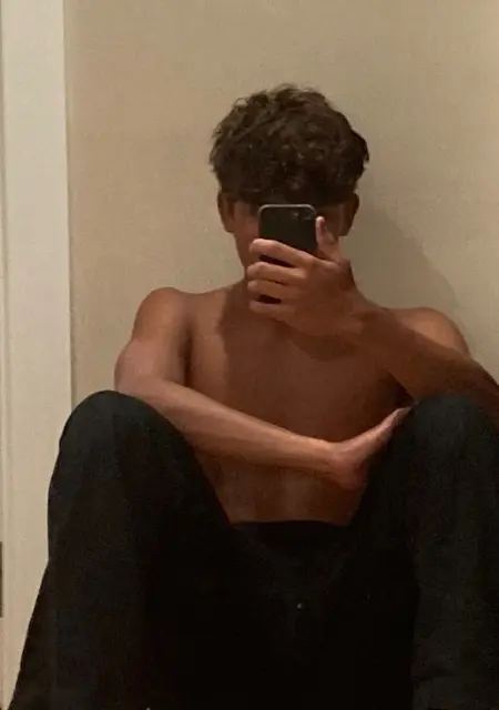 Mrttn de Madrid, tengo 18 años, listo para conocer para relación sin ataduras