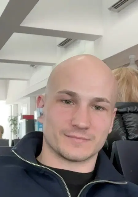 Я Юра, 29, из Калинковичей, ищу знакомства без обязательств