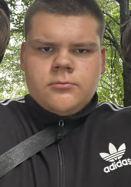 Я Андрей, 18, знакомлюсь для общения в Вене