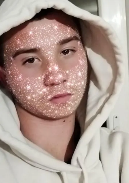 Я Romanov, 19, из Бухареста, ищу знакомство для постоянных отношений