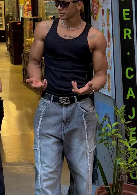 Soy Marlon, 25 años, conociéndome para relación sin ataduras en Barcelona