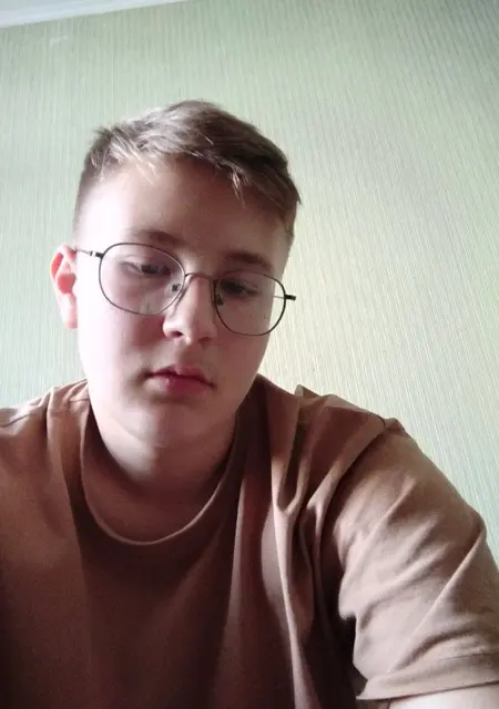 Александр з Новопскова, мені 20 років, познайомлюсь на одну ніч