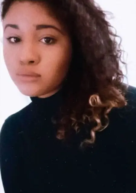 Я Alicia, 19, из Рима, ищу знакомство