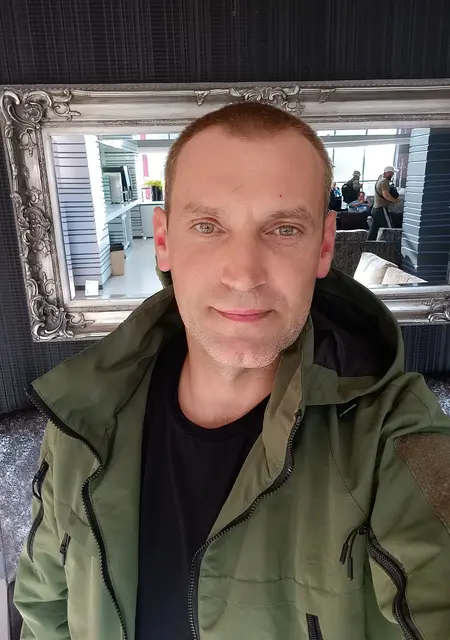 Александр из Болехова, мне 39, познакомлюсь на одну ночь