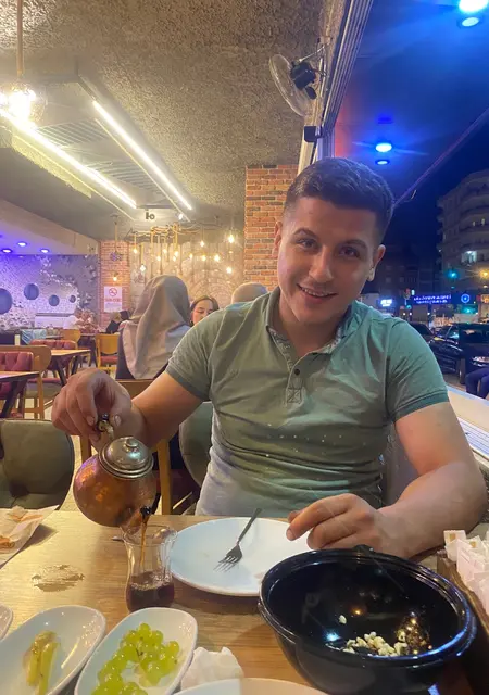 Kaan из Бурсы, мне 27, познакомлюсь для общения