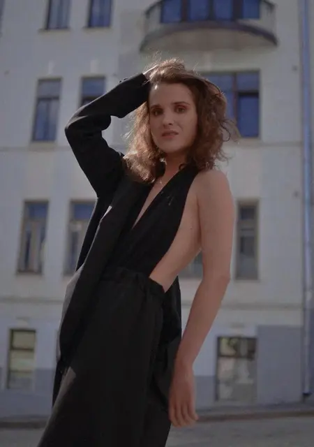 Я Adel, 25, из Риги, ищу знакомства без обязательств