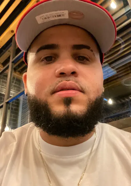 Kelvin из Сантьяго-де-лос-кабальероса, мне 29, познакомлюсь для приятного времяпровождения