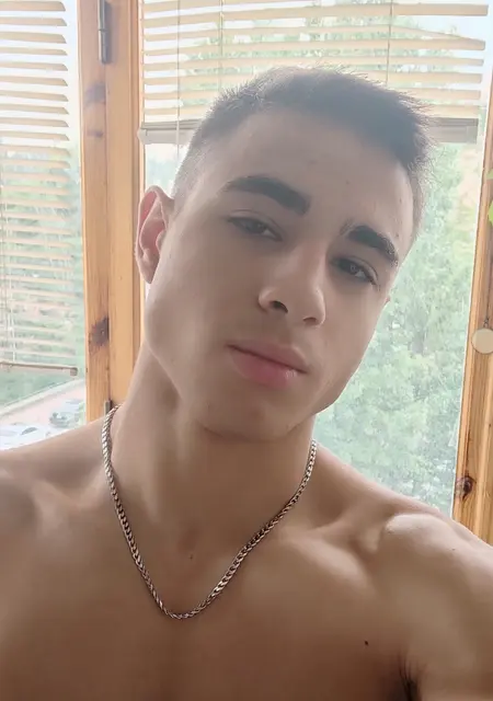 Я Ваді, 21, из Киева, ищу знакомства без обязательств