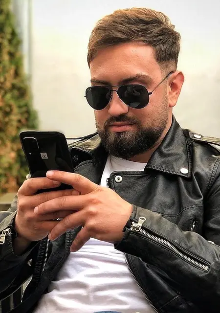 Robert из Бузэу, ищу на сайте знакомства на одну ночь