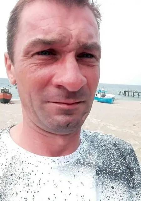 Я Andrzej, 42, знакомлюсь в Варшаве