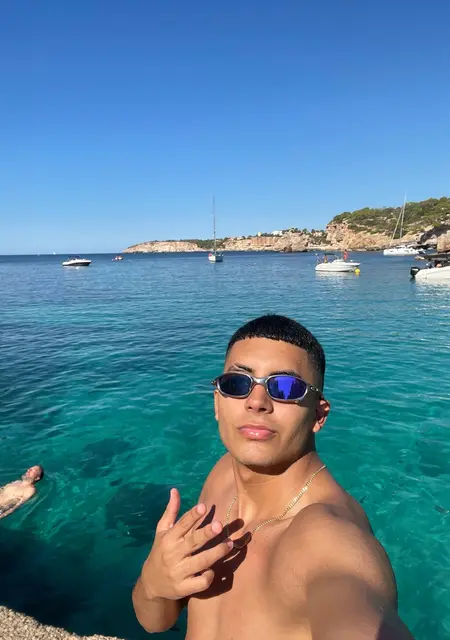 Soy Sebastian, 20 años, conociéndome para relación sin ataduras en Palma de Mallorca