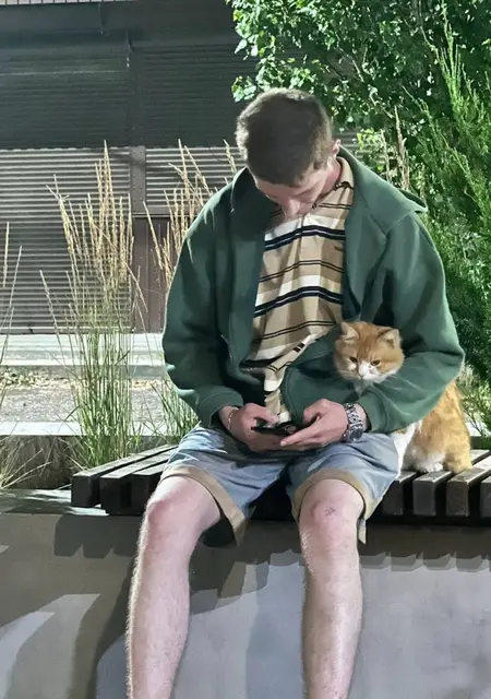 Я Сергей, 22, из Афин, ищу знакомство для постоянных отношений