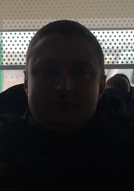 Я Игорь Валерьевич, 38 років, знайомлюсь без зобов'язань у Мирнограде