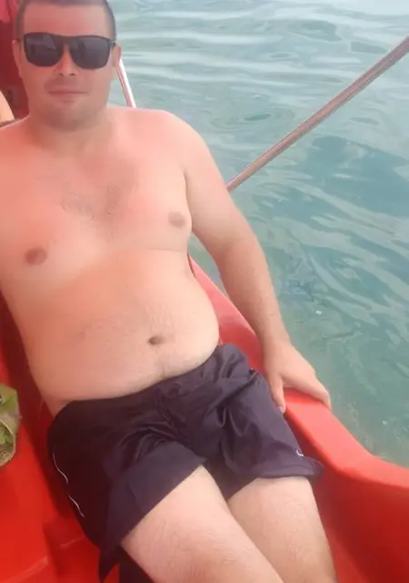 Олександр з Нова Каховка, мені 35 років, познайомлюсь для постійних стосунків