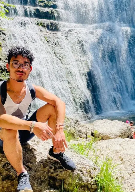 Fff из Парижа, мне 22, познакомлюсь