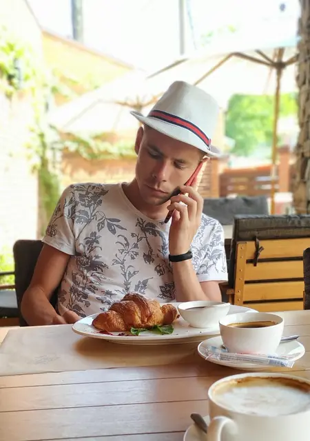 Я Ваня, 28 років, знайомлюсь без зобов'язань у Чернігові