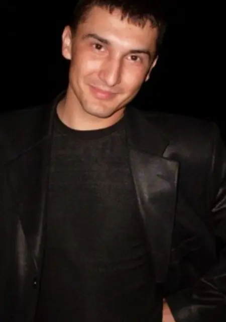 Я Alex, 40 років з Кривого Рогу, шукаю знайомства без зобов'язань