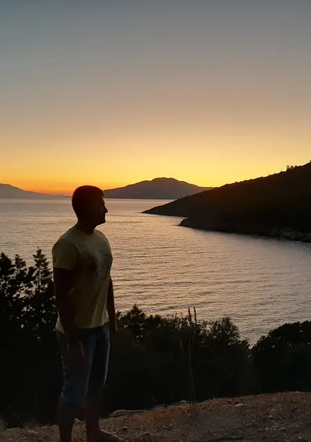 Я Alecs, 36, знакомлюсь для постоянных отношений в Днепре