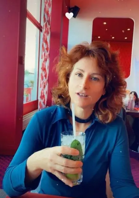 Virginie из Парижа, мне 40, познакомлюсь для приятного времяпровождения