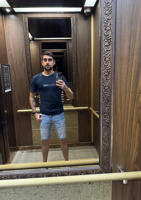 Maksym из Нарвы, мне 32, познакомлюсь для приятного времяпровождения