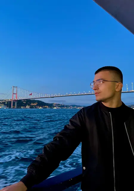 Sali из Текирдага, ищу на сайте знакомства без обязательств