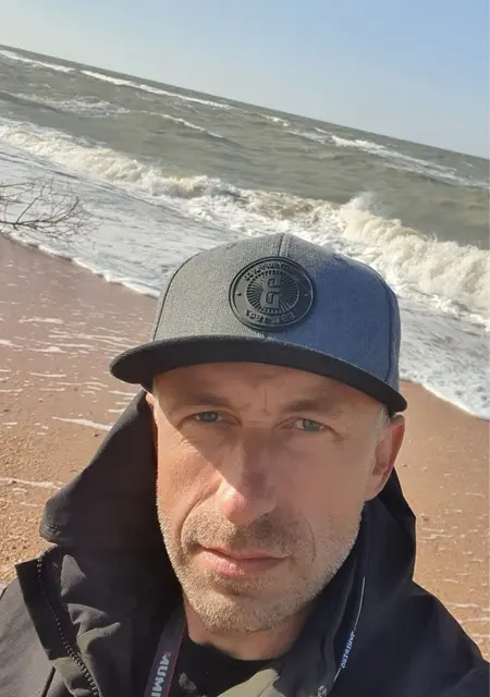 Denis из Минска, ищу на сайте знакомства на одну ночь