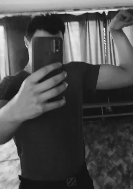 Ostap из Львова, мне 19, познакомлюсь на одну ночь